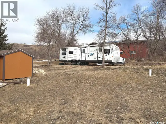 517 Demaer Bay Katepwa Beach, Saskatchewan in Houses for Sale in Regina - Image 11