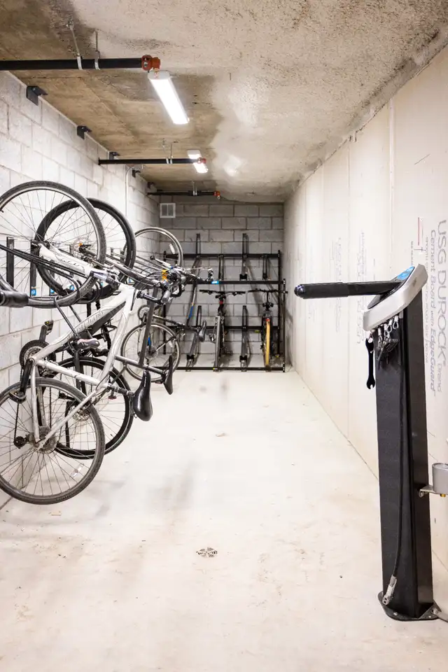 3 1/2 NEUF et SPACIEUX, Metro Pie-IX (1er mois GRATUIT) in Long Term Rentals in City of Montréal - Image 13
