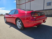 Beautiful Fairlady Z with only 102 000 KM ! 5 Speed manual transmission ! All original except Billy... (image 4)