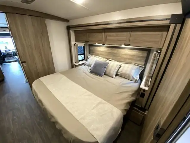 2025 Winnebago Vista 33K in RVs & Motorhomes in Abbotsford - Image 24