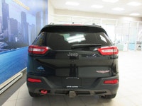 JEEP CHEROKEE 2016 TRAILHAWK V6 3.2L 4X4 TOUT ÉQUIPÉ / INTÉRIEUR EN CUIR NOIR CHAUFFANT / VOLANT CHA... (image 6)