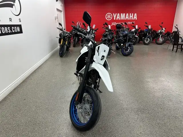 2025 Suzuki DR-Z400SMM5 Street - V6662NP - -No Payments for 1 Ye in Sport Bikes in Markham / York Region - Image 10