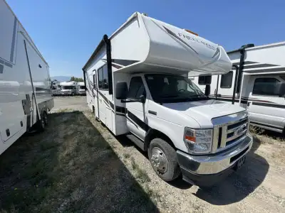 We are looking for good pre owned Rv's to buy or consign!! Coachmen Freelander Class C gas Motorhome...