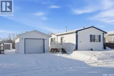 Escape the hustle and bustle of city living without sacrificing convenience or affordability! Locate...