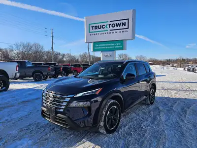 Command the road in this powerful, versatile 2024 Nissan Rogue AWD SV, delivering superior efficienc...