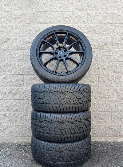 All Season / Summer Nitto NT420V Staggered 22 Tires And Original OZ-Racing Hyper XT HLT 22 Inch Glos...