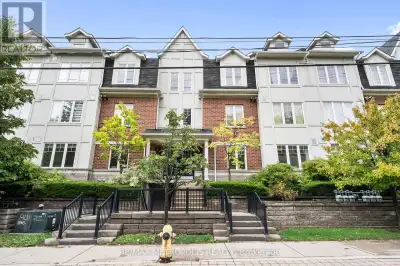 Prime Location close to transit, parks and amenities! Discover this charming 3+1 bedroom condo townh...