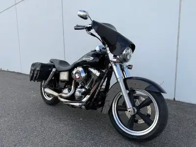 2015 Harley Davidson Dyna Switchback 103ci Great mileage for a 2015 bike, Only 23,791 km - Front Fai...