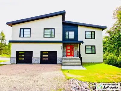 Maison à vendre; avec unité locative/ bachelor / intergénération Bienvenue au 4460 chemin St-Paul, S...
