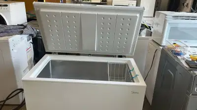 Chest Freezer Midea  11 Cu Ft  30 Days WarrantyTested, View more