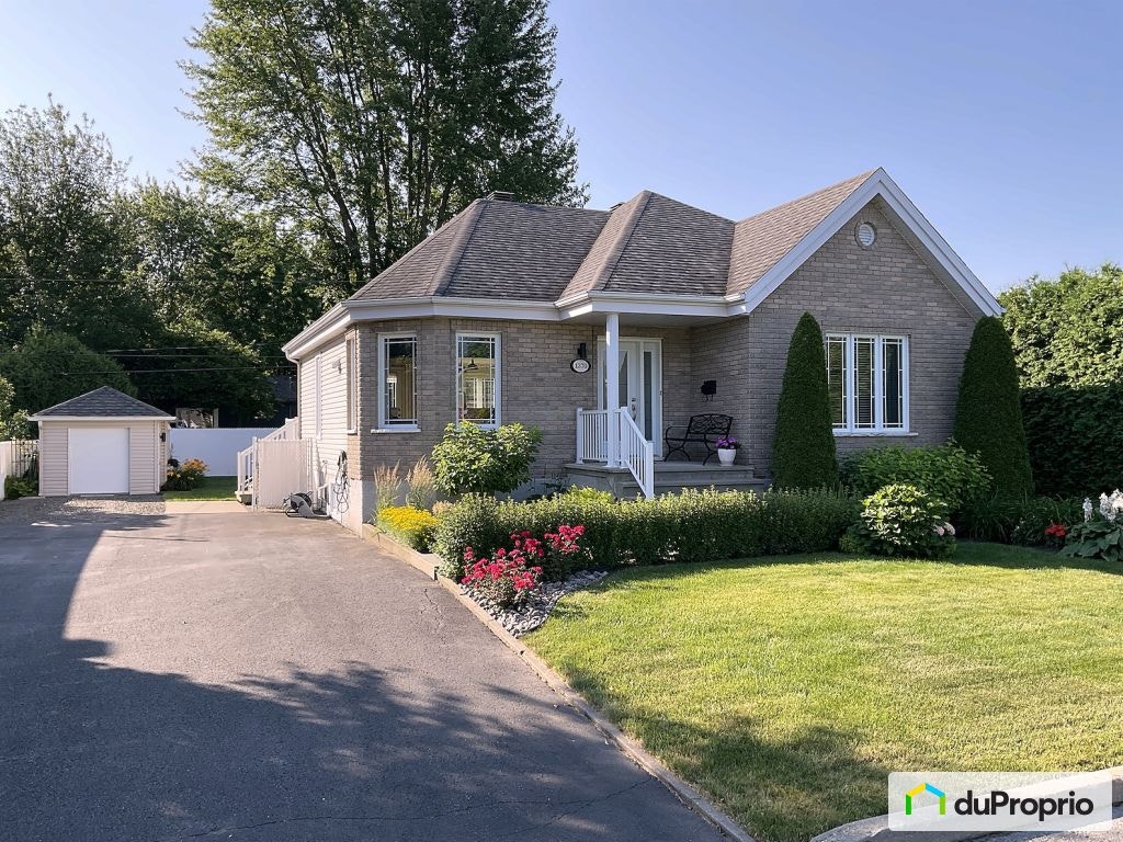 $609,000 - Bungalow for sale in Drummondville (Drummondville) — photo 1