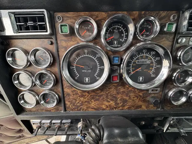 1998 KENWORTH W900L in Heavy Trucks in City of Montréal - Image 17