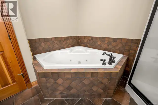 2435 Charleville Rd Campbell River, British Columbia in Houses for Sale in Campbell River - Image 29