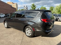 2023 CHRYSLER PACIFICA TOURING -BLACK ON BLACK LEATHER INTERIOR / ALLOY WHEELS / POWER SLIDING DOORS... (image 2)