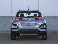 CARGET AUTOMOTIVE is thrilled to offer this 2021 Hyundai Kona Essential, a compact crossover offerin... (image 7)