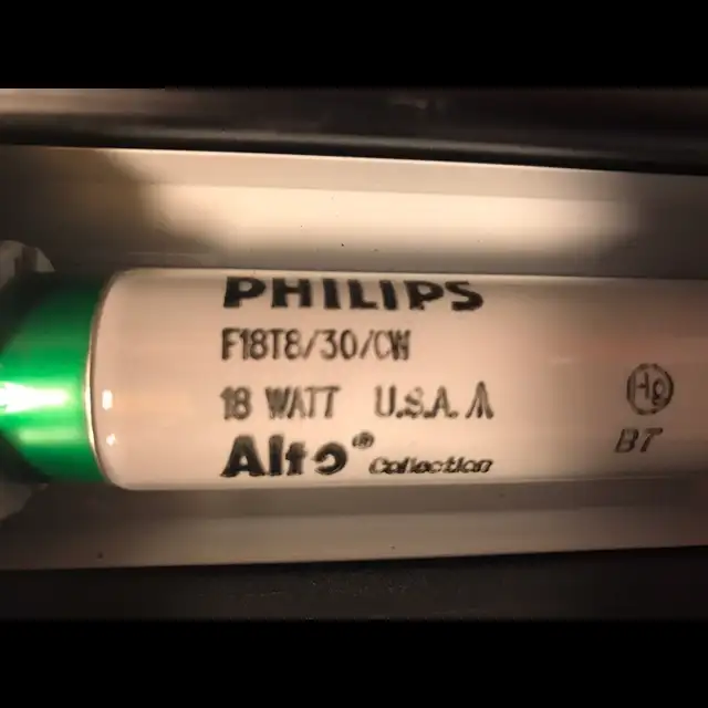 Fixture et fluorescent 120 volts in Other in Drummondville - Image 7