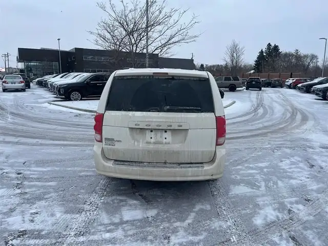2012 Dodge Grand Caravan SXT Wagon in Cars & Trucks in Winnipeg - Image 6