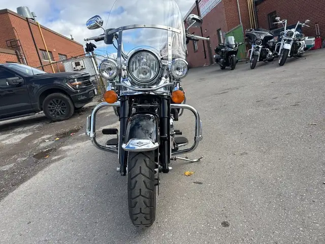 2019 Harley-Davidson Road King ~ ROAD KING ~ 107CI ~ V&H PIPES ~ in Sport Touring in City of Toronto - Image 9