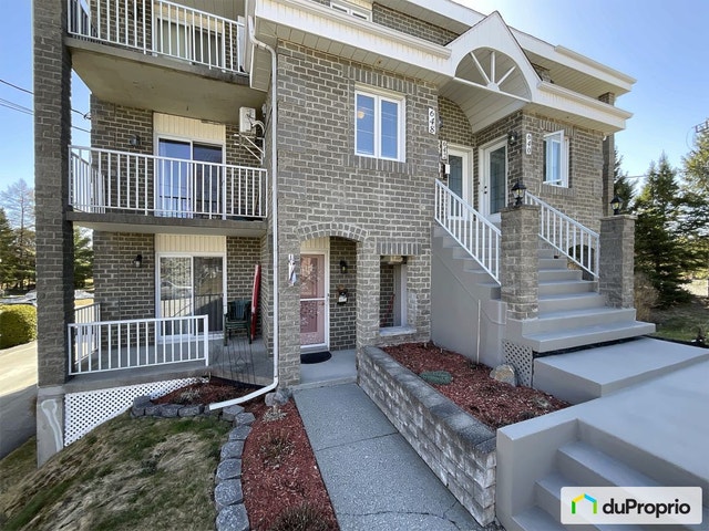 $279,900 - Condominium for sale in Sherbrooke (Jacques-Cartier) — photo 2