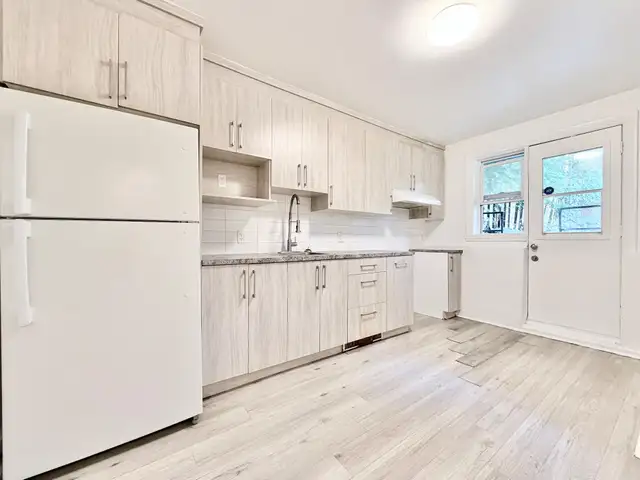 4.5-room Apartment - Rosemont - Inclusions: Heating, Appliances, and WiFi