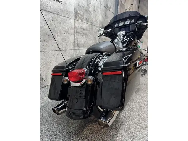 2023 Harley-Davidson FLHX 107 Street Glide ABS in Sport Touring in Saguenay - Image 10