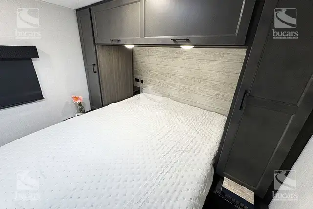 2025 VENTURE RV STRATUS 241VRK in Travel Trailers & Campers in Calgary - Image 26