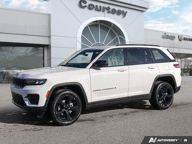2025 Jeep Grand Cherokee Altitude in Cars & Trucks in Calgary