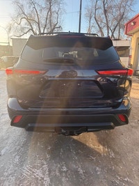 **CARS TRUCKS SUV 4X4 VAN AWD EDMONTON FINANCING AVAILABLE EASY FINANCING ** 2021 TOYOTA HIGHLANDER... (image 7)