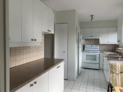 Magnifique grand 4 1/2  Cote-Vertu