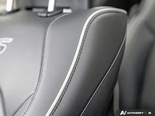 2022 Chrysler Passenger Vans Pacifica Hybrid Limited in Cars & Trucks in Windsor Region - Image 24