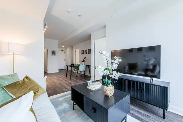 3030 Pharmacy Avenue - Everworth  - 3 Bedroom + Den Apartment fo in Long Term Rentals in City of Toronto - Image 4