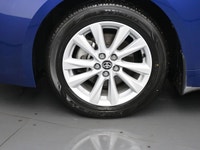 The Toyota Corolla Hatchback SE combines sporty design, agile handling, and impressive fuel efficien... (image 4)