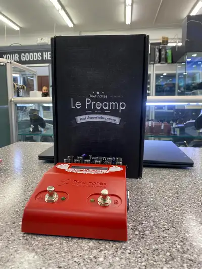 Two Notes Le Lead Dual-Channel Tube Pre-Amp Pedal, View more