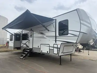 ️ 2024 Keystone Cougar 230RDS – Luxury Couples Fifth Wheel A beautifully designed rear dinette fifth...
