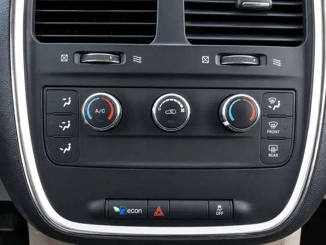 2015 Dodge Grand Caravan Canada Value Package | AS IS | FWD in Cars & Trucks in Mississauga / Peel Region - Image 14