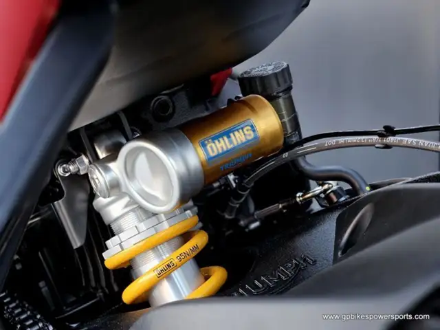 2026 Triumph Street Triple RX in Street, Cruisers & Choppers in Oshawa / Durham Region - Image 21