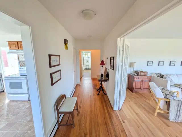 Bright, Spacious, Beautiful 3 bedroom main floor - West End in Long Term Rentals in St. John's - Image 4