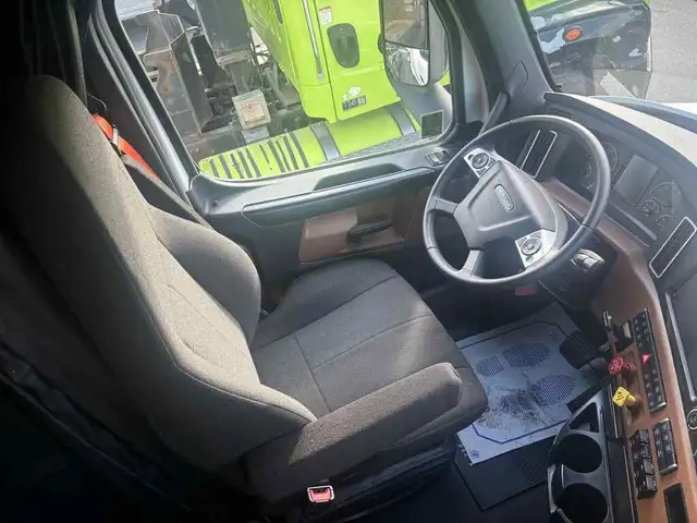 2026 Freightliner Cascadia ParkSmart Unit, Safety Certified, Cal in Heavy Trucks in Hamilton - Image 14