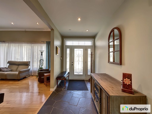 $879,000 - Bungalow for sale in Sherbrooke (Jacques-Cartier) — photo 2