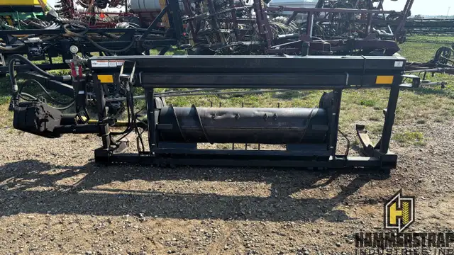 HONEYBEE HONEY BEE Combine Header Adapter in Farming Equipment in Edmonton - Image 5