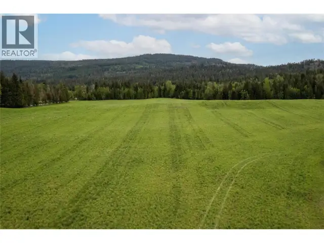 2240 97B Highway SE Salmon Arm, British Columbia in Houses for Sale in Kamloops - Image 38
