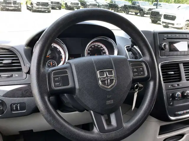 2015 Dodge Grand Caravan Canada Value Package | AS IS | FWD in Cars & Trucks in Mississauga / Peel Region - Image 16