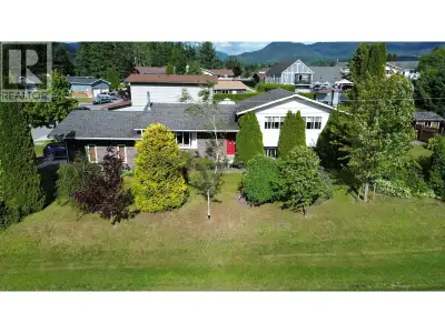 A timeless look with this 4 level split home! Located on a great street close to the golf course, th...