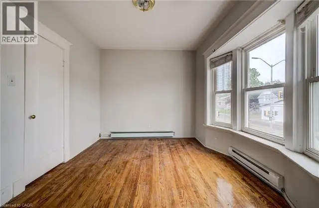 698 KING Street W Kitchener, Ontario in Houses for Sale in Kitchener / Waterloo - Image 23