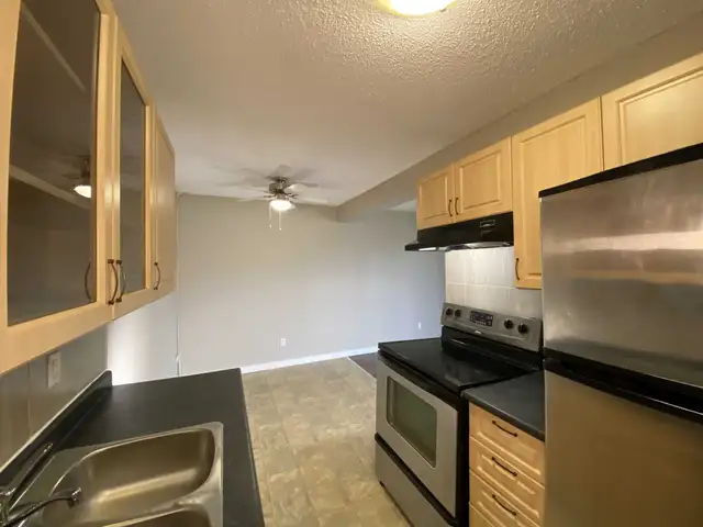 Inglewood Apartment For Rent | King's Court Apartments in Long Term Rentals in Edmonton - Image 18