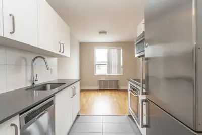 Renovated Akelius one bedroom apartment for rent. Located near broadview and mortimer in the East Yo...