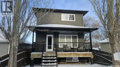 This isn’t just a house, it’s the total package: open-concept main floor, stunning kitchen with gran...