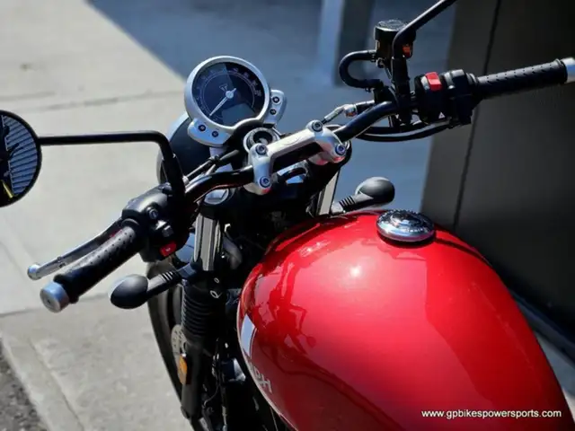 2017 Triumph Street Twin Cranberry Red in Street, Cruisers & Choppers in Oshawa / Durham Region - Image 18