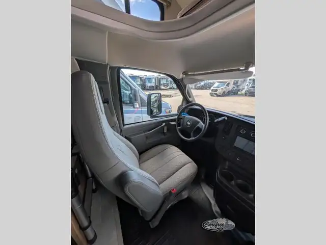 2027 Thor Motor Coach Chateau 19X in RVs & Motorhomes in Edmonton - Image 7