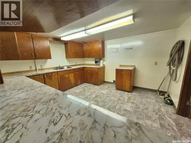 402 Wheaton AVENUE Ogema, Saskatchewan in Commercial & Office Space for Sale in Regina - Image 13